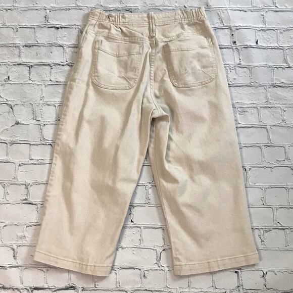 Lee Beige Capri Woman Pant - Picture 2 of 7